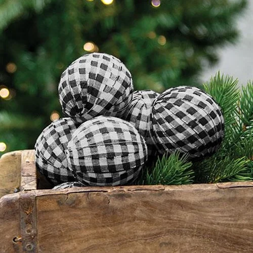 6/Set Black & White Buffalo Check Rag Balls